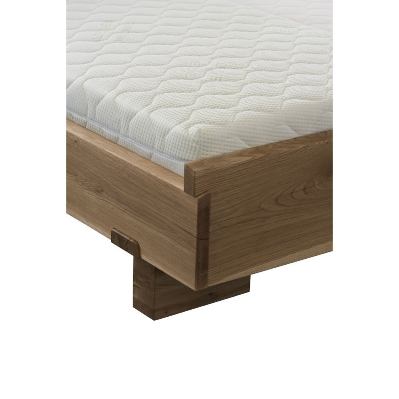 Exkluzívna posteľ ARIANNA z dubového dreva s kresbou dreva | shop.mrava.sk